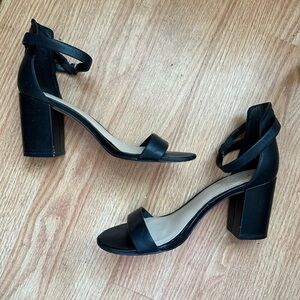 Vince Camuto Black Ankle Strap Block Heel Sandal Women's US Size 6M/EU 36.5